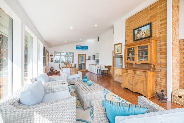382 Discovery Way, Sequim, WA 98382
