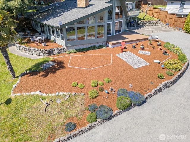 382 Discovery Way, Sequim, WA 98382