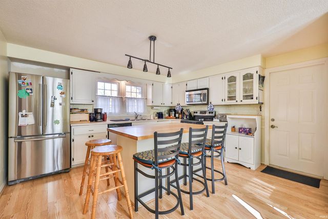 10017 Neil Armstrong Court, Fort Wayne, IN 46804