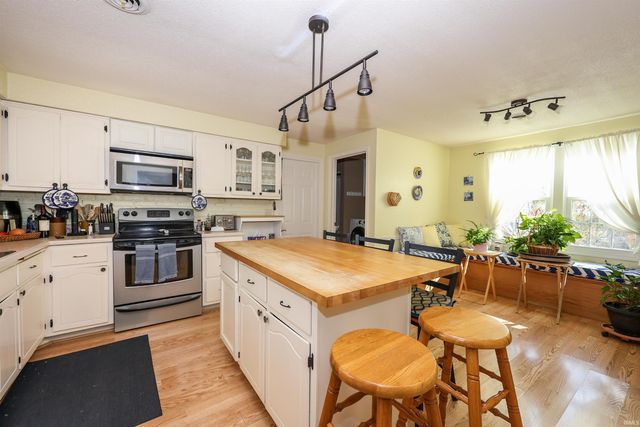 10017 Neil Armstrong Court, Fort Wayne, IN 46804