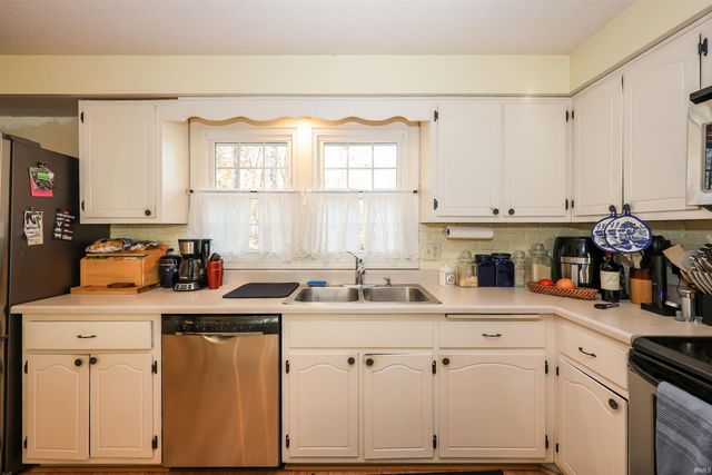 10017 Neil Armstrong Court, Fort Wayne, IN 46804