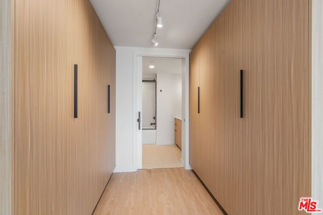 3688 Overland Avenue 712, Los Angeles, CA 90034