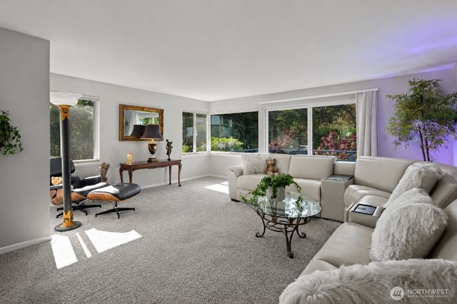 707 W Bertona Street, Seattle, WA 98119