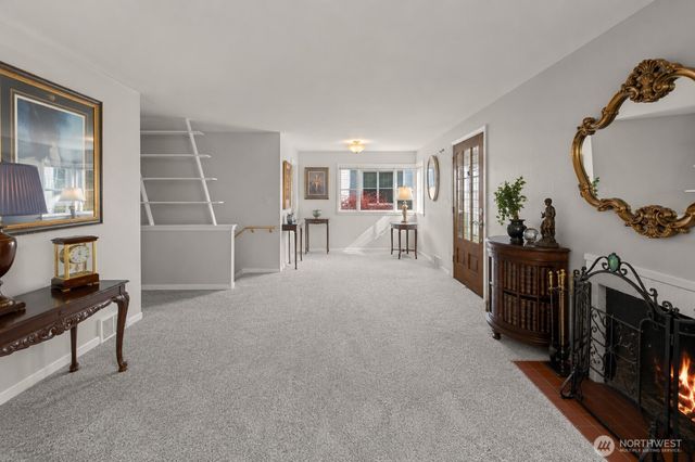707 W Bertona Street, Seattle, WA 98119