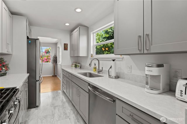 707 W Bertona Street, Seattle, WA 98119