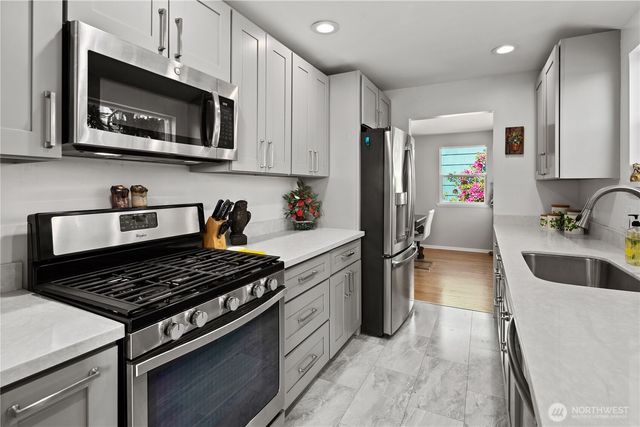 707 W Bertona Street, Seattle, WA 98119