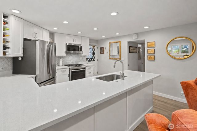 707 W Bertona Street, Seattle, WA 98119