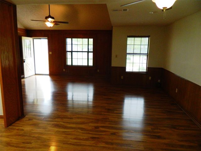 1004 Palamino Drive, Leonard, TX 75452