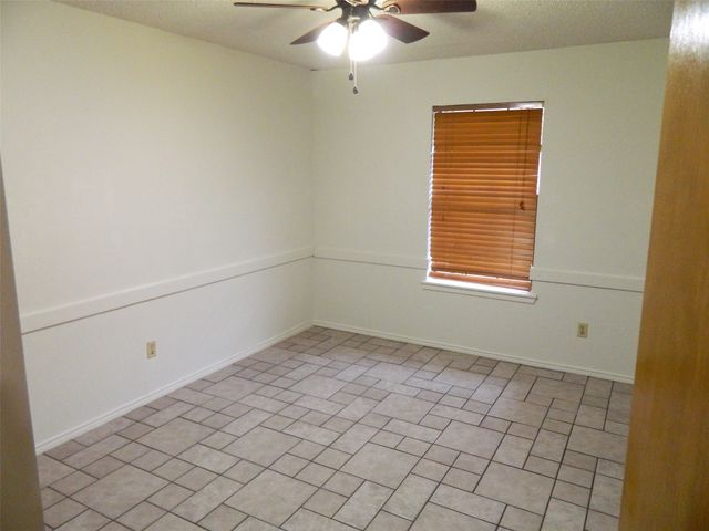 1004 Palamino Drive, Leonard, TX 75452