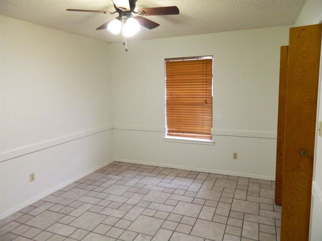 1004 Palamino Drive, Leonard, TX 75452