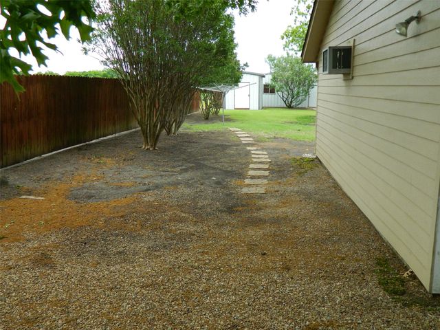1004 Palamino Drive, Leonard, TX 75452