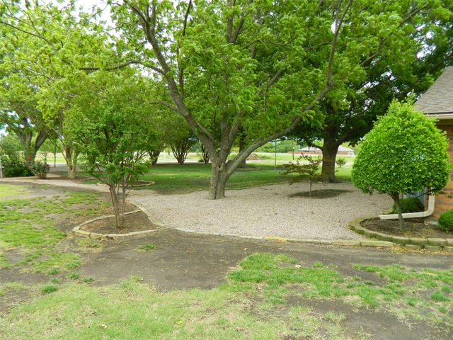 1004 Palamino Drive, Leonard, TX 75452