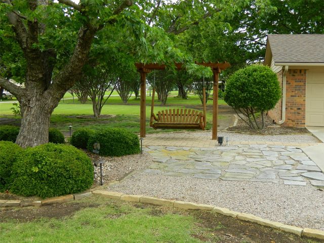 1004 Palamino Drive, Leonard, TX 75452