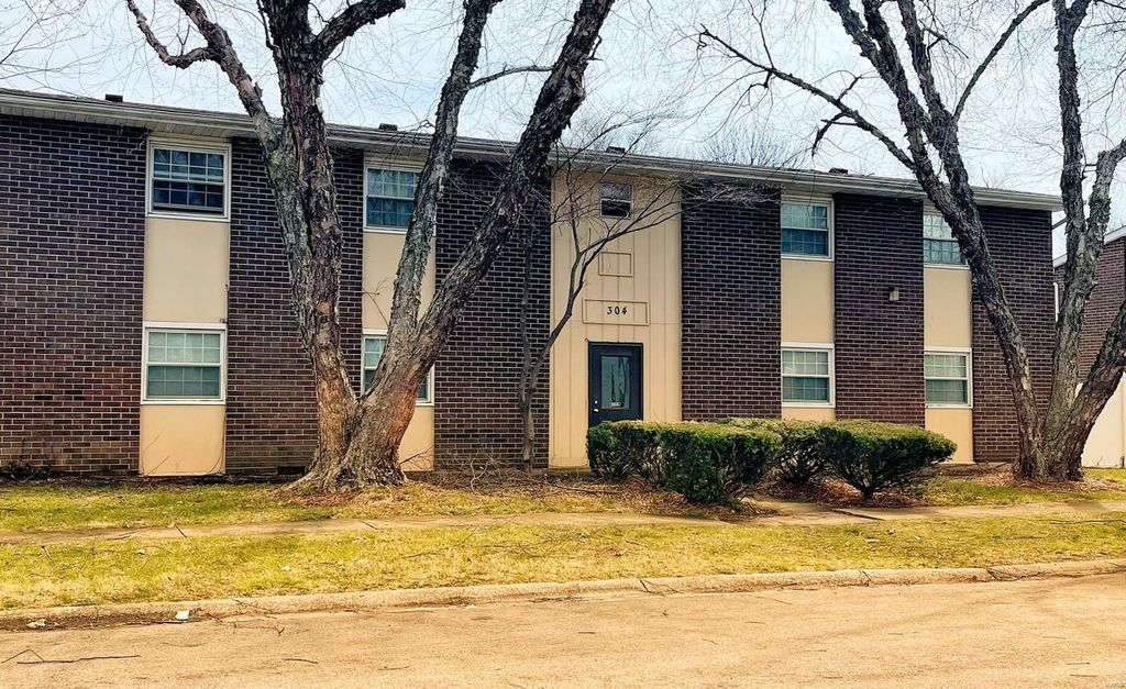 304 ESTATE Drive A, O'fallon, IL 62269