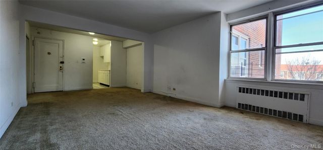 63-61 Yellowstone Boulevard 2-J, Forest Hills, NY 11375