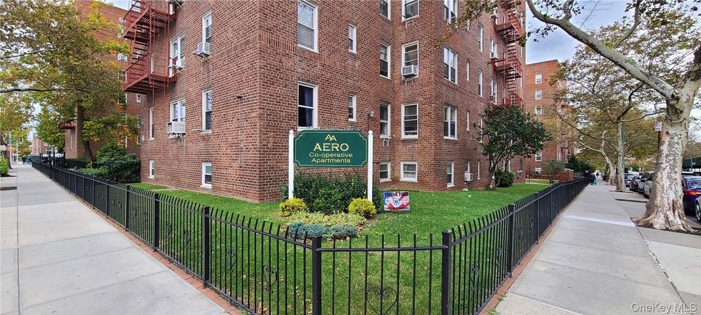 63-61 Yellowstone Boulevard 2-J, Forest Hills, NY 11375