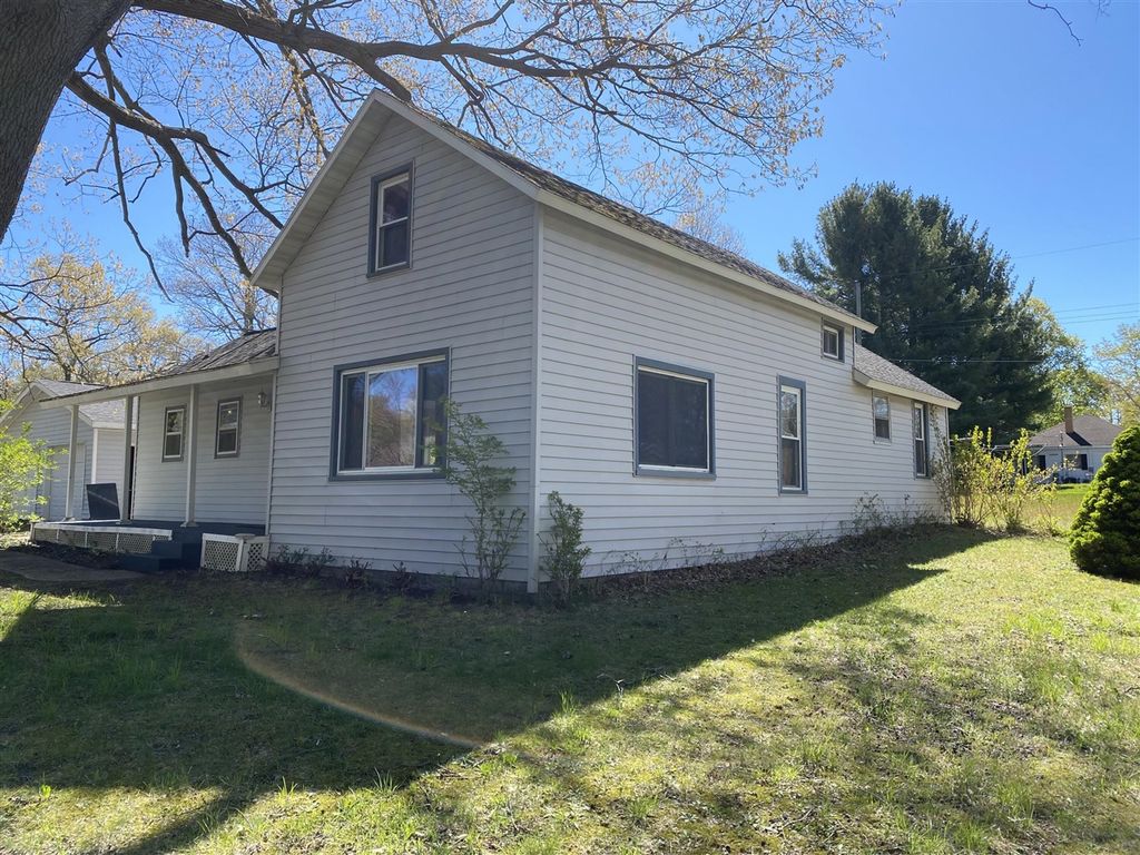 7942 Hill Street, Montague, MI 49437