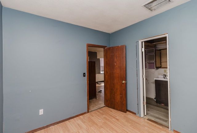 637 S Millwood, Wichita, KS 67213