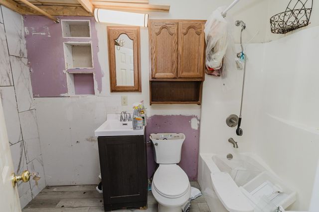 637 S Millwood, Wichita, KS 67213