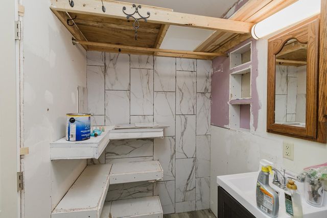 637 S Millwood, Wichita, KS 67213