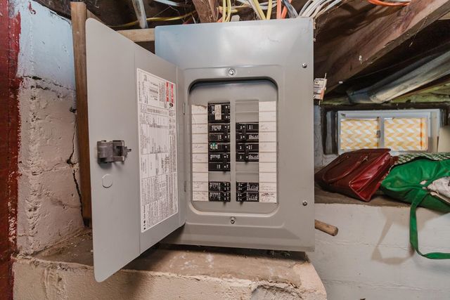 637 S Millwood, Wichita, KS 67213