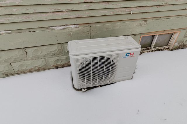 637 S Millwood, Wichita, KS 67213