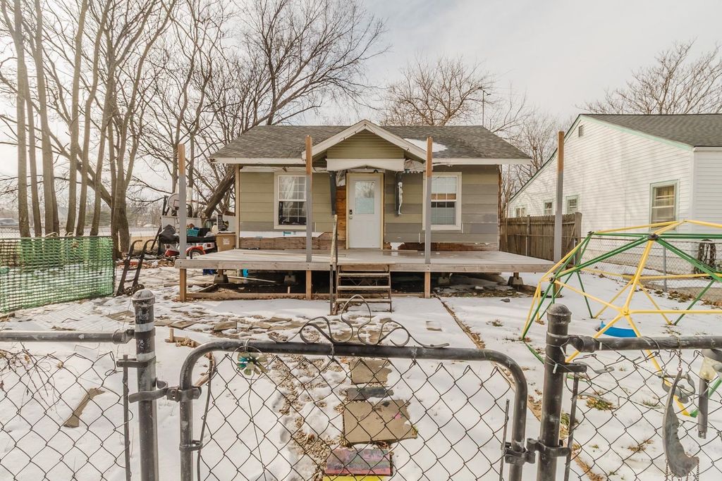 637 S Millwood, Wichita, KS 67213