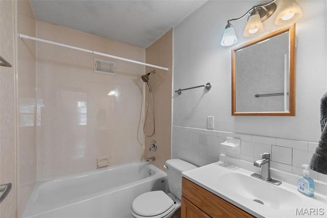 11239 Terry Avenue, Bridgeton, MO 63044