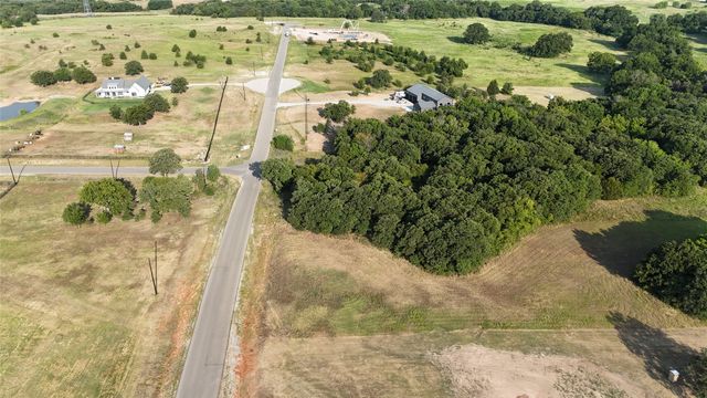 415 Rolling Hills Boulevard, Alvord, TX 76225