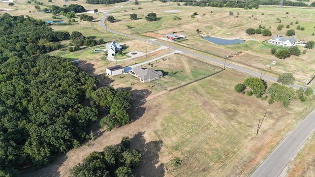 415 Rolling Hills Boulevard, Alvord, TX 76225