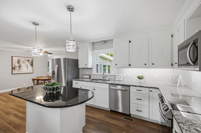 2613 Country Haven Dr, Thompsons Station, TN 37179