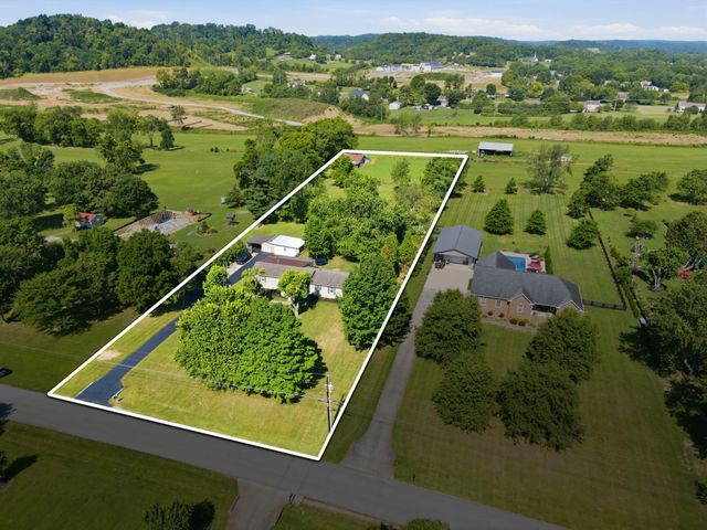 2613 Country Haven Dr, Thompsons Station, TN 37179