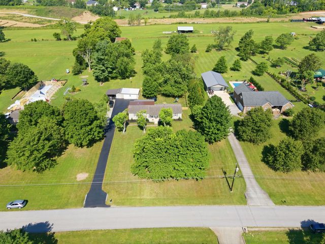 2613 Country Haven Dr, Thompsons Station, TN 37179