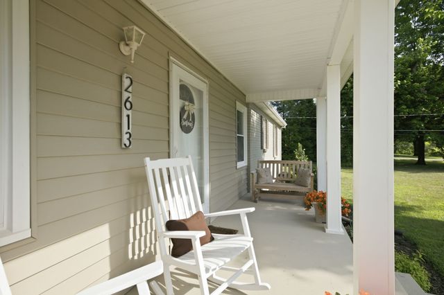 2613 Country Haven Dr, Thompsons Station, TN 37179