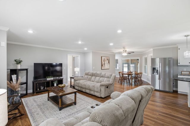 2613 Country Haven Dr, Thompsons Station, TN 37179