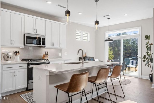 1602 Farm Pond Trail, Durham, NC 27703