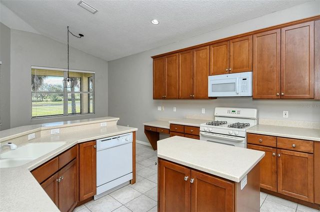 6344 ROOKERY CIRCLE, Bradenton, FL 34203