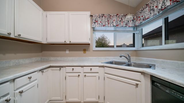 1206 W ESTRELLA Drive, Chandler, AZ 85224