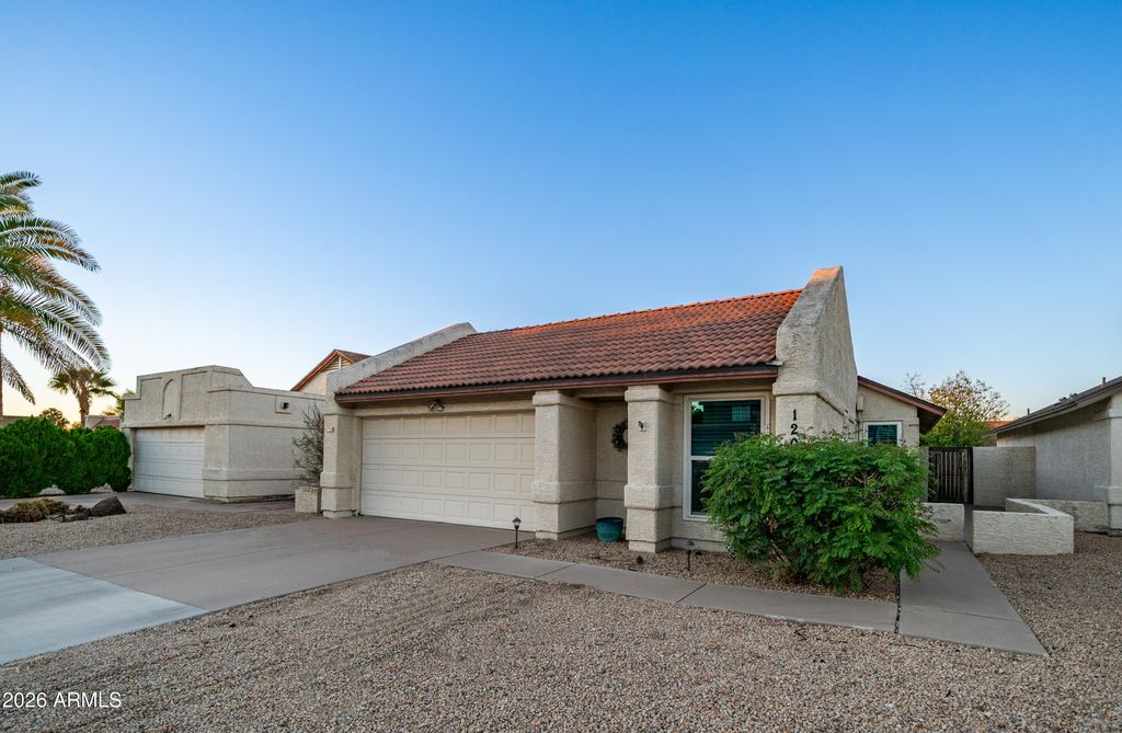 1206 W ESTRELLA Drive, Chandler, AZ 85224