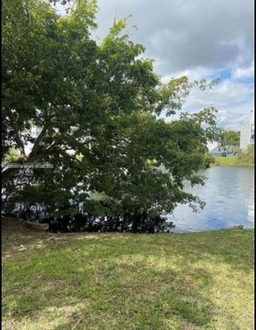 8775 Park Blvd 101, Miami, FL 33172