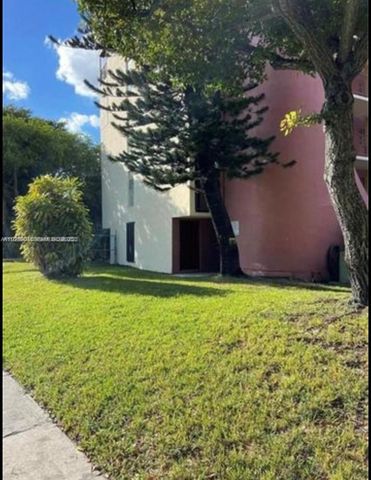 8775 Park Blvd 101, Miami, FL 33172