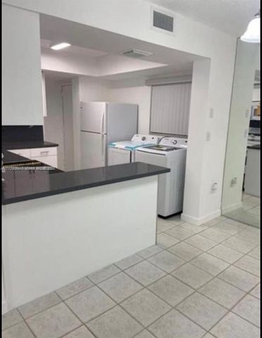 8775 Park Blvd 101, Miami, FL 33172