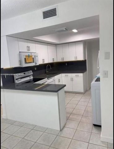 8775 Park Blvd 101, Miami, FL 33172