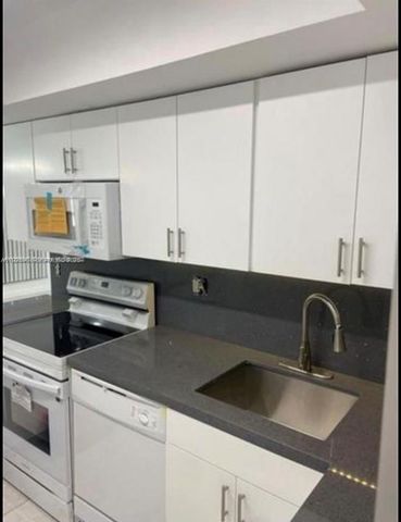 8775 Park Blvd 101, Miami, FL 33172