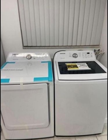 8775 Park Blvd 101, Miami, FL 33172