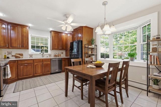 121 BUCK HILL DR, Holland, PA 18966