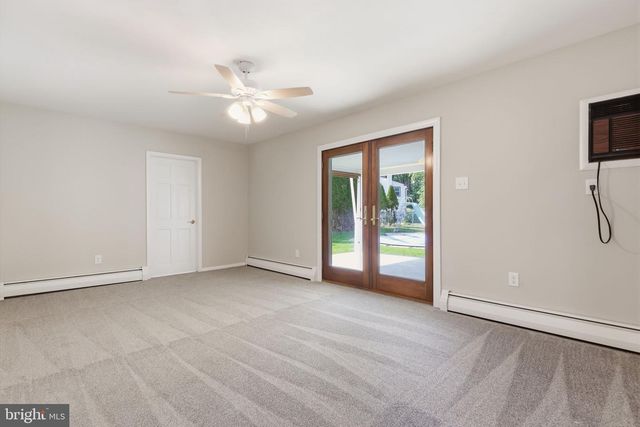 121 BUCK HILL DR, Holland, PA 18966