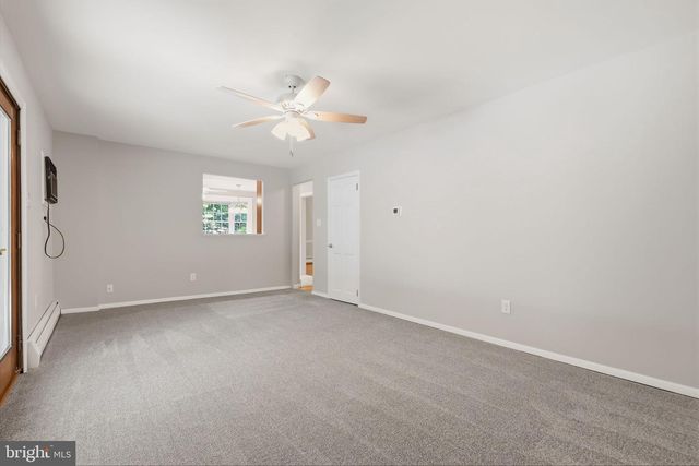 121 BUCK HILL DR, Holland, PA 18966
