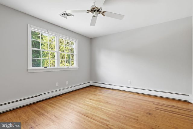 121 BUCK HILL DR, Holland, PA 18966