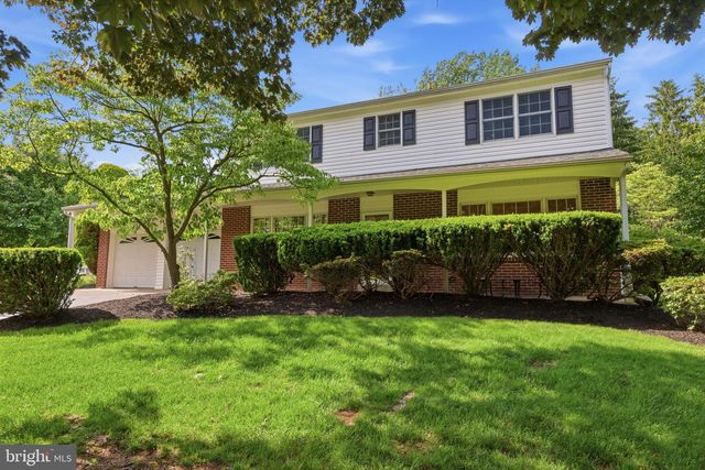 121 BUCK HILL DR, Holland, PA 18966